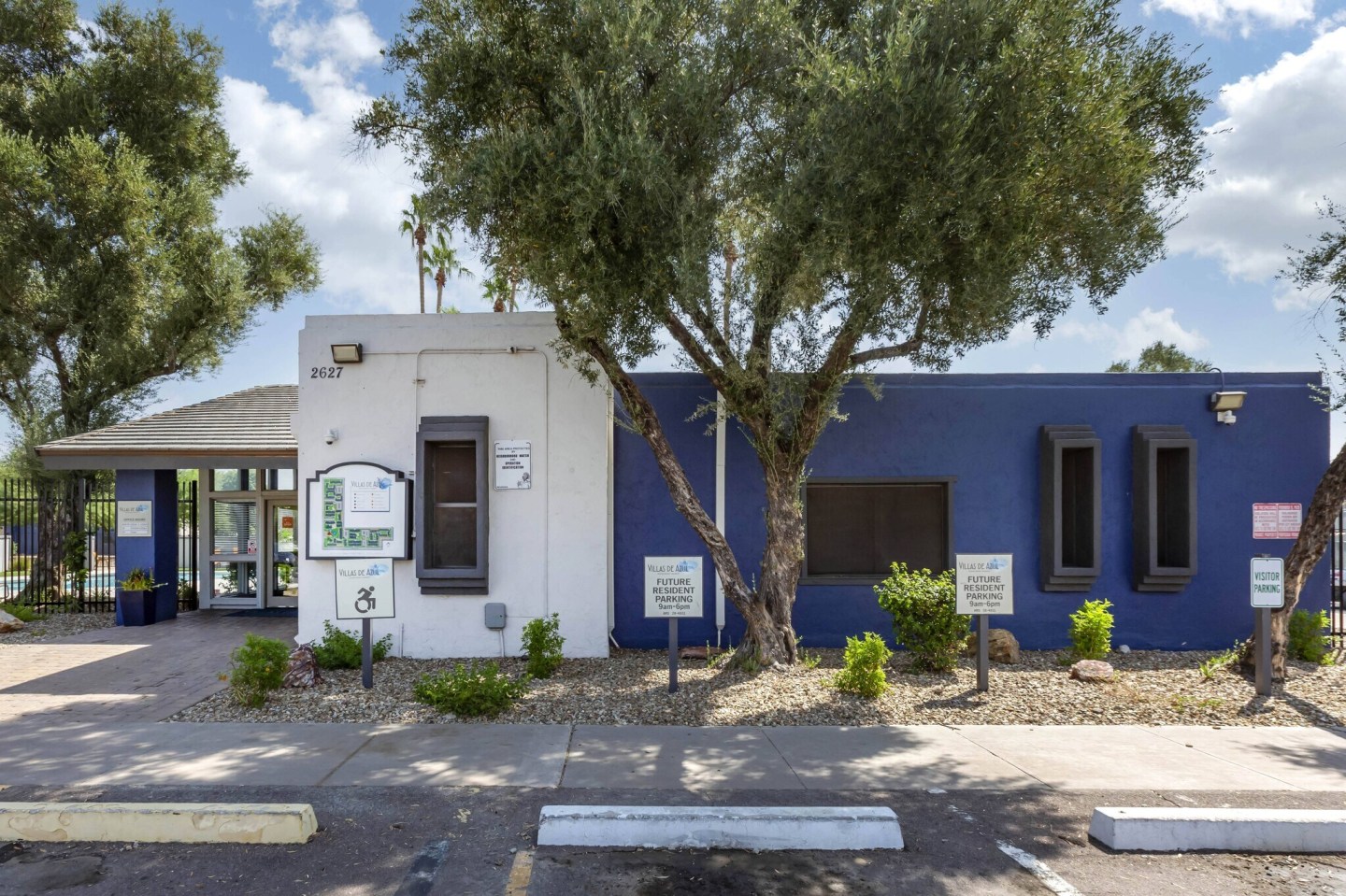 Leasing office at Villas de Azul.